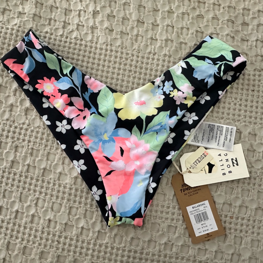 Billabong - M Fiji Bottoms, Reversible - NWT
